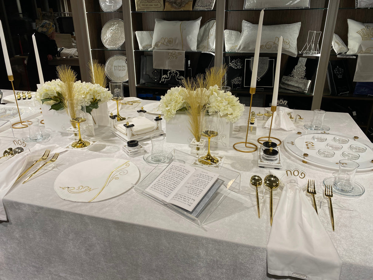 Majestic II runner vase - LEHADAR