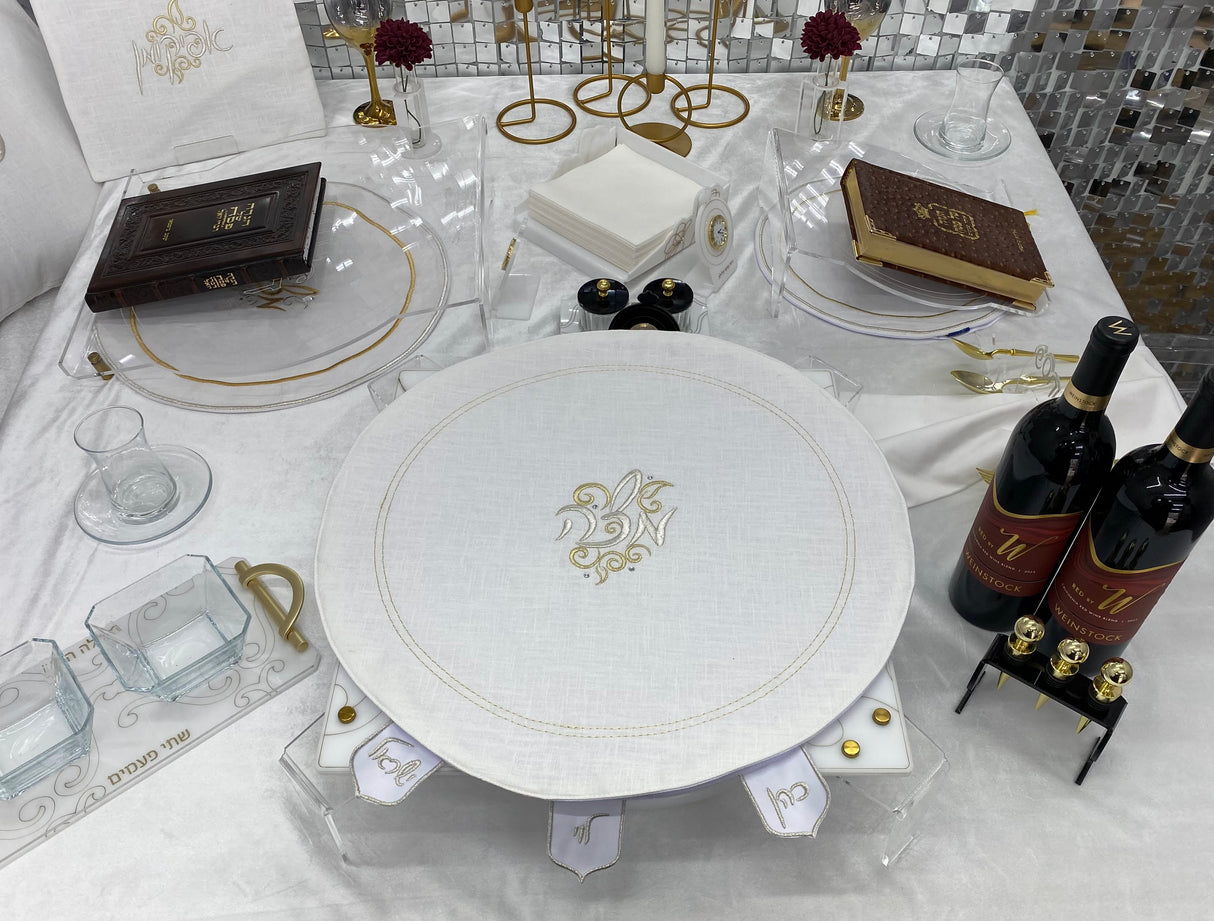 Matzah Cover Stand (כמנהג בעלז)