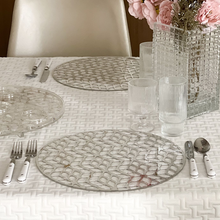 Lucite & Laser Cut Chargers 4pk - LEHADAR