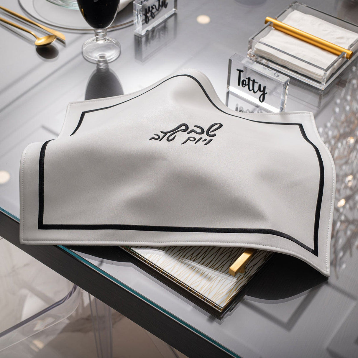 Hotel Style Challah Cover - LEHADAR