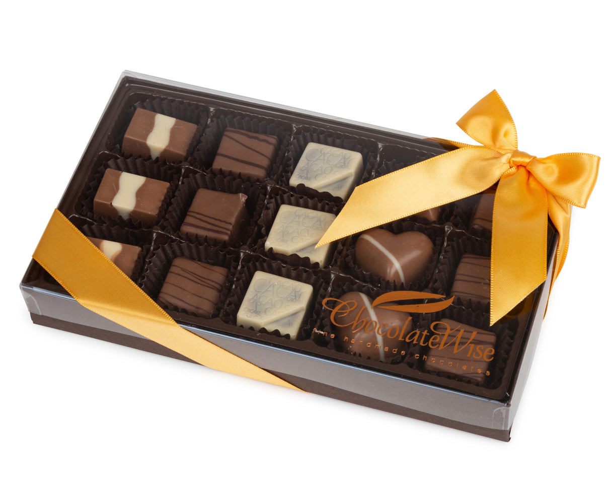 15 Piece Clear Chocolate Gift Box - LEHADAR