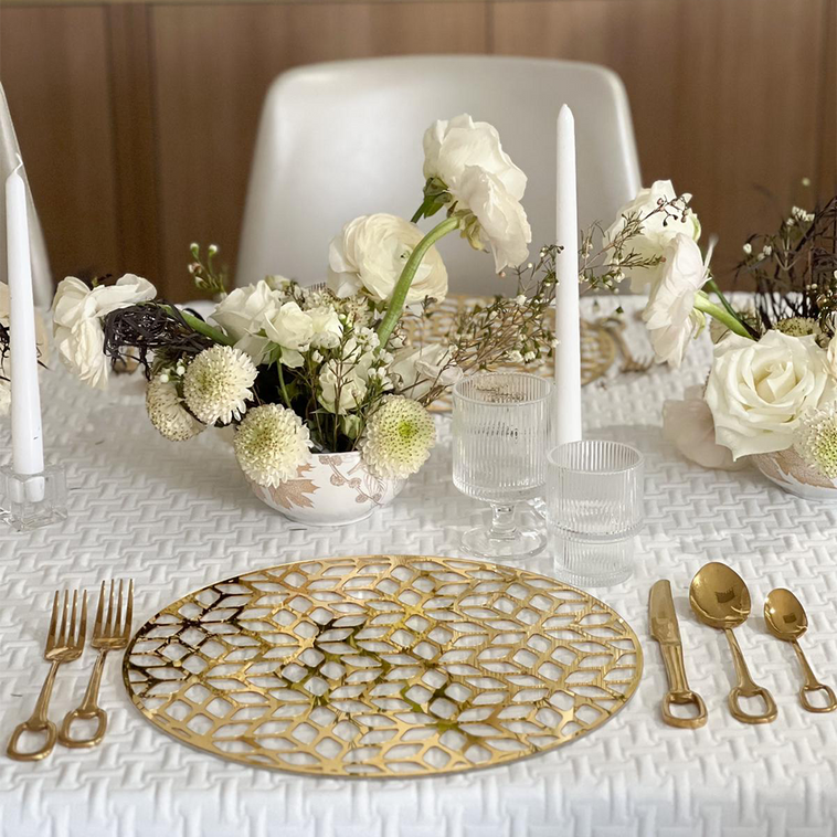 Lucite & Laser Cut Chargers 4pk - LEHADAR